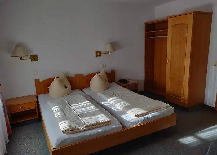 Landgasthof Gruener Baum 3* Нюрнберг