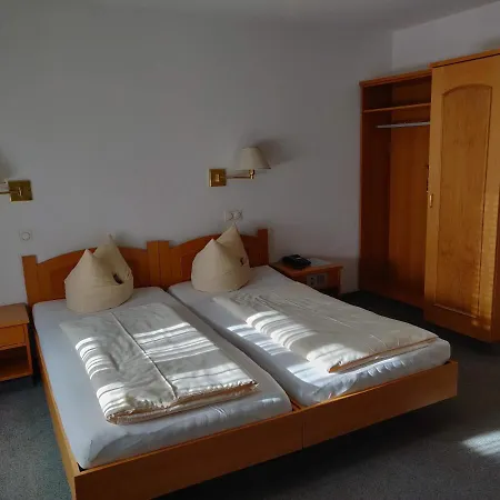 Landgasthof Gruener Baum 3* 뉘른베르크