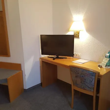 Landgasthof Gruener Baum 3*
