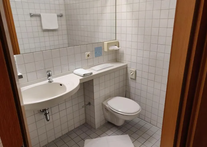 Landgasthof Gruener Baum Hotel Norymberga